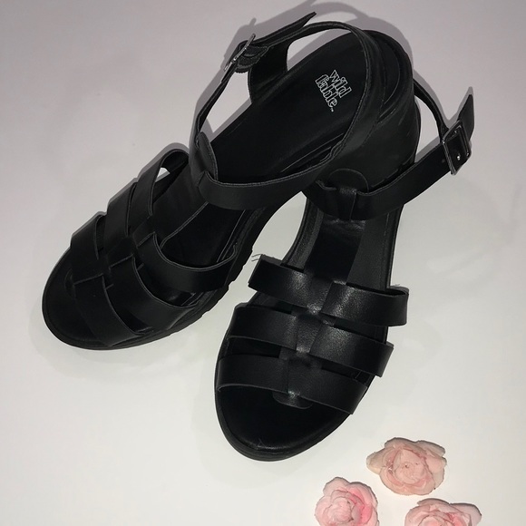 Wild fable sandals Clearance